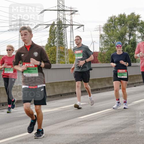 03.10.2025 - Köhlbrandbrückenlauf Michael Burmester http://msf.ph/oto/9162573 03.10.2025 16:06:21 Position 3 8300, 9647, 8326, 7973 meine-sportfotos.de