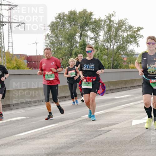 03.10.2025 - Köhlbrandbrückenlauf Michael Burmester http://msf.ph/oto/9162609 03.10.2025 16:06:40 Position 3 9732, 8574, 097, 21, 7664, 8806 meine-sportfotos.de