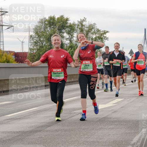 03.10.2025 - Köhlbrandbrückenlauf Michael Burmester http://msf.ph/oto/9162619 03.10.2025 16:06:45 Position 3 9497, 9498 meine-sportfotos.de