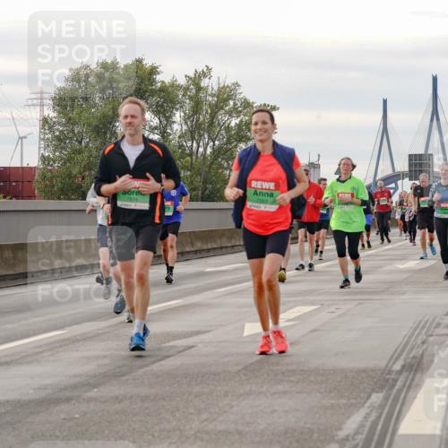 03.10.2025 - Köhlbrandbrückenlauf Michael Burmester http://msf.ph/oto/9162630 03.10.2025 16:06:49 Position 3 7574, 7563 meine-sportfotos.de