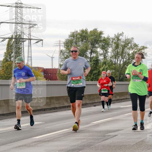03.10.2025 - Köhlbrandbrückenlauf Michael Burmester http://msf.ph/oto/9162638 03.10.2025 16:06:53 Position 3 8311, 8225, 8417 meine-sportfotos.de