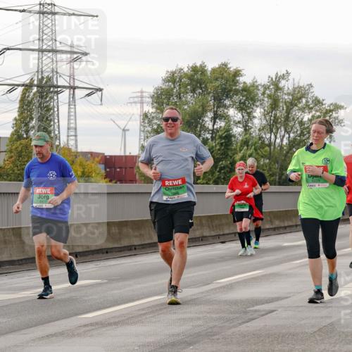 03.10.2025 - Köhlbrandbrückenlauf Michael Burmester http://msf.ph/oto/9162639 03.10.2025 16:06:53 Position 3 8311, 84177, 7866, 8225 meine-sportfotos.de