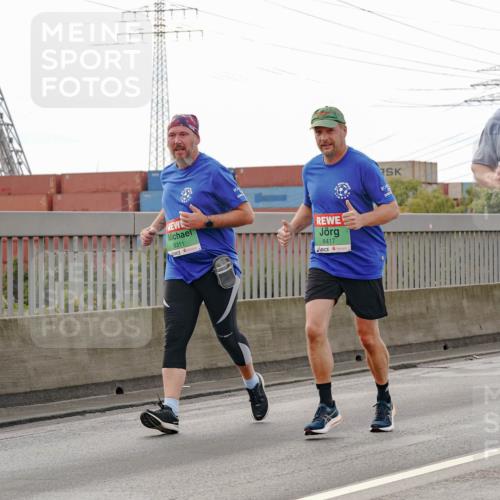 03.10.2025 - Köhlbrandbrückenlauf Michael Burmester http://msf.ph/oto/9162647 03.10.2025 16:06:55 Position 3 8311, 8417, 7866 meine-sportfotos.de