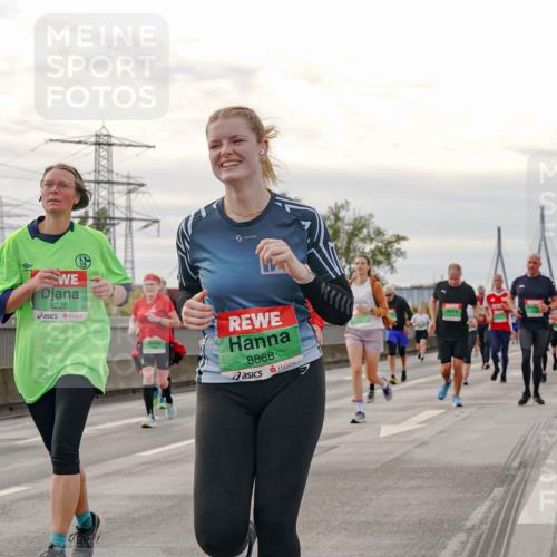 03.10.2025 - Köhlbrandbrückenlauf Michael Burmester http://msf.ph/oto/9162650 03.10.2025 16:06:57 Position 3 8225, 8868 meine-sportfotos.de