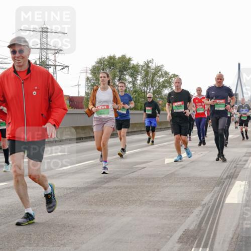 03.10.2025 - Köhlbrandbrückenlauf Michael Burmester http://msf.ph/oto/9162657 03.10.2025 16:06:59 Position 3 9705 meine-sportfotos.de