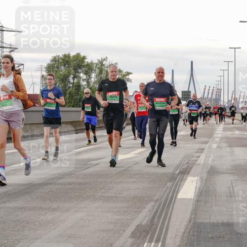 03.10.2025 - Köhlbrandbrückenlauf Michael Burmester http://msf.ph/oto/9162660 03.10.2025 16:07:00 Position 3 9272, 9273 meine-sportfotos.de