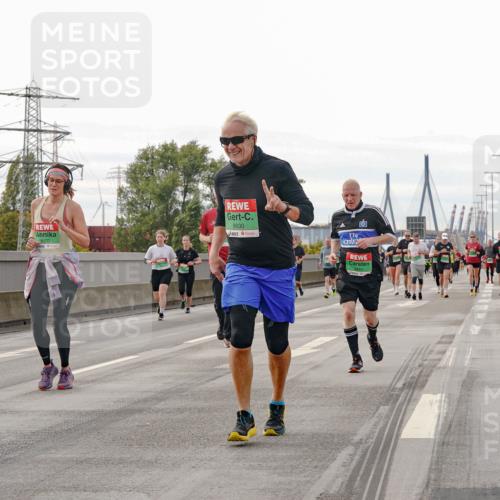 03.10.2025 - Köhlbrandbrückenlauf Michael Burmester http://msf.ph/oto/9162679 03.10.2025 16:07:06 Position 3 8070, 8830 meine-sportfotos.de