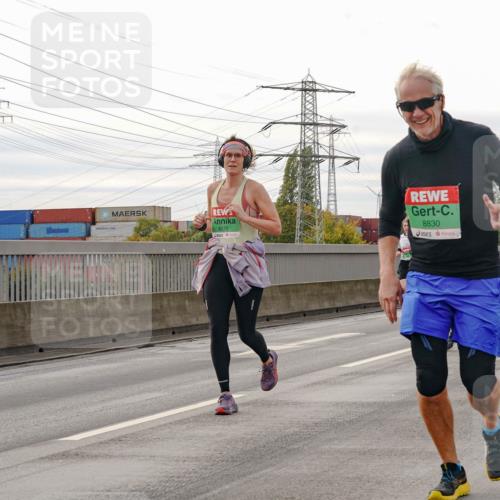 03.10.2025 - Köhlbrandbrückenlauf Michael Burmester http://msf.ph/oto/9162683 03.10.2025 16:07:07 Position 3 8070, 8830, 8844 meine-sportfotos.de