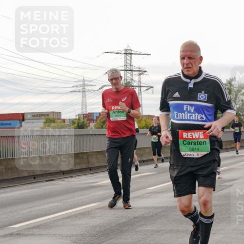 03.10.2025 - Köhlbrandbrückenlauf Michael Burmester http://msf.ph/oto/9162690 03.10.2025 16:07:09 Position 3 9613, 8844 meine-sportfotos.de