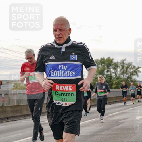 03.10.2025 - Köhlbrandbrückenlauf Michael Burmester http://msf.ph/oto/9162693 03.10.2025 16:07:10 Position 3 9613, 8844 meine-sportfotos.de