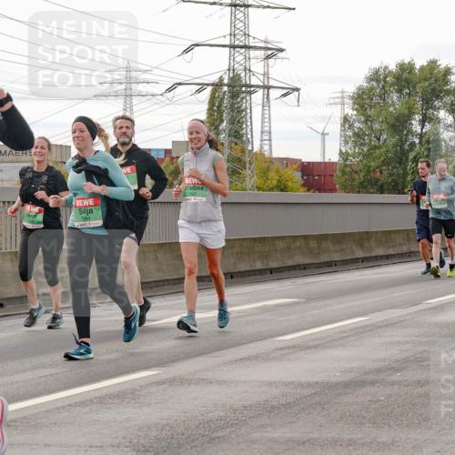 03.10.2025 - Köhlbrandbrückenlauf Michael Burmester http://msf.ph/oto/9162700 03.10.2025 16:07:13 Position 3 8953, 8777, 7845 meine-sportfotos.de