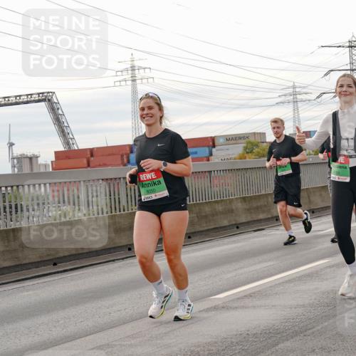03.10.2025 - Köhlbrandbrückenlauf Michael Burmester http://msf.ph/oto/9162729 03.10.2025 16:07:23 Position 3 8050, 8155 meine-sportfotos.de