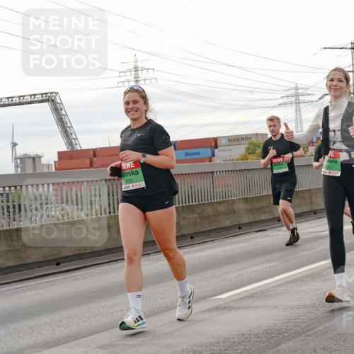 03.10.2025 - Köhlbrandbrückenlauf Michael Burmester http://msf.ph/oto/9162730 03.10.2025 16:07:23 Position 3 8050, 8155 meine-sportfotos.de