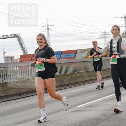 03.10.2025 - Köhlbrandbrückenlauf Michael Burmester http://msf.ph/oto/9162731 03.10.2025 16:07:23 Position 3 8050, 8155 meine-sportfotos.de