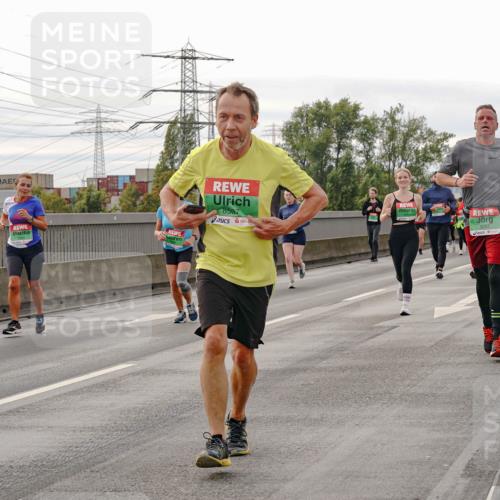 03.10.2025 - Köhlbrandbrückenlauf Michael Burmester http://msf.ph/oto/9162744 03.10.2025 16:07:28 Position 3 111, 8507, 9297 meine-sportfotos.de