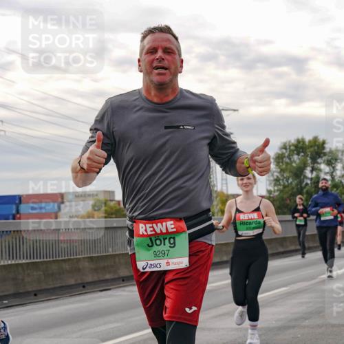 03.10.2025 - Köhlbrandbrückenlauf Michael Burmester http://msf.ph/oto/9162755 03.10.2025 16:07:31 Position 3 9297, 830 meine-sportfotos.de