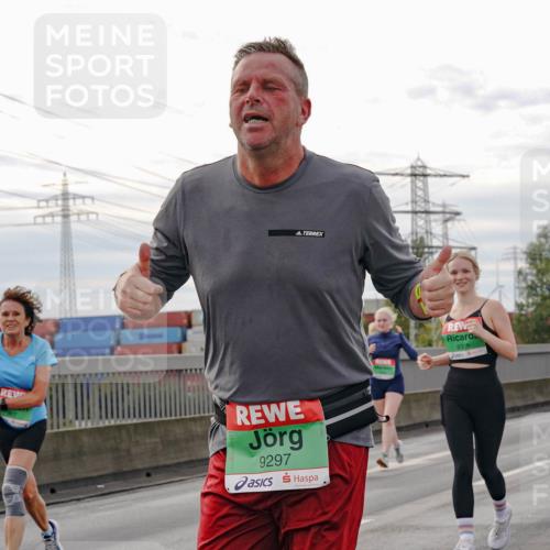 03.10.2025 - Köhlbrandbrückenlauf Michael Burmester http://msf.ph/oto/9162757 03.10.2025 16:07:31 Position 3 9297, 8305 meine-sportfotos.de