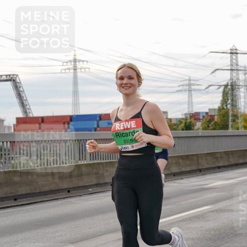 03.10.2025 - Köhlbrandbrückenlauf Michael Burmester http://msf.ph/oto/9162763 03.10.2025 16:07:33 Position 3 8305 meine-sportfotos.de