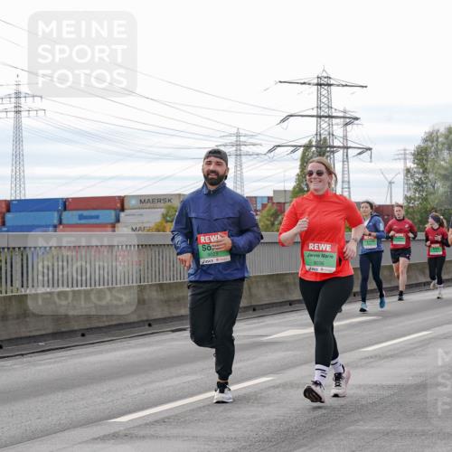 03.10.2025 - Köhlbrandbrückenlauf Michael Burmester http://msf.ph/oto/9162772 03.10.2025 16:07:35 Position 3 9029, 9036 meine-sportfotos.de