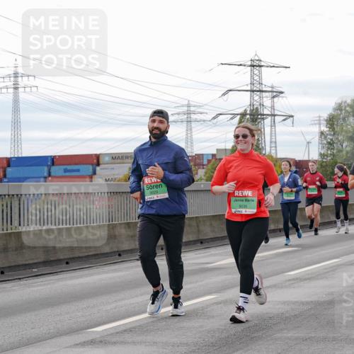 03.10.2025 - Köhlbrandbrückenlauf Michael Burmester http://msf.ph/oto/9162773 03.10.2025 16:07:35 Position 3 9029, 9036 meine-sportfotos.de