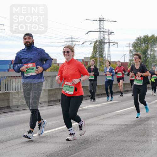 03.10.2025 - Köhlbrandbrückenlauf Michael Burmester http://msf.ph/oto/9162774 03.10.2025 16:07:35 Position 3 9029, 9036, 9631 meine-sportfotos.de