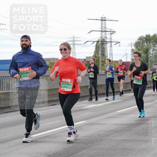 03.10.2025 - Köhlbrandbrückenlauf Michael Burmester http://msf.ph/oto/9162775 03.10.2025 16:07:35 Position 3 9029, 9036, 9631 meine-sportfotos.de