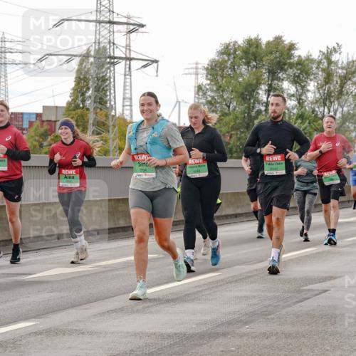 03.10.2025 - Köhlbrandbrückenlauf Michael Burmester http://msf.ph/oto/9162779 03.10.2025 16:07:38 Position 3 9510, 7690, 8584, 8448, 8349, 9683 meine-sportfotos.de
