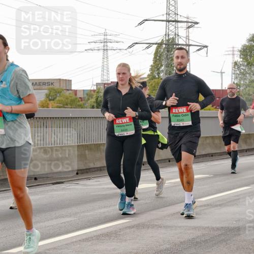 03.10.2025 - Köhlbrandbrückenlauf Michael Burmester http://msf.ph/oto/9162786 03.10.2025 16:07:40 Position 3 7690, 8534, 8448, 8349 meine-sportfotos.de