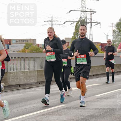 03.10.2025 - Köhlbrandbrückenlauf Michael Burmester http://msf.ph/oto/9162788 03.10.2025 16:07:40 Position 3 8584, 8448, 8349 meine-sportfotos.de