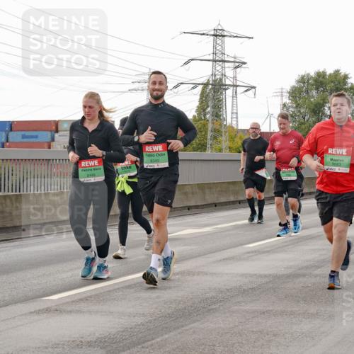 03.10.2025 - Köhlbrandbrückenlauf Michael Burmester http://msf.ph/oto/9162790 03.10.2025 16:07:41 Position 3 7680, 8448, 8349, 9683 meine-sportfotos.de
