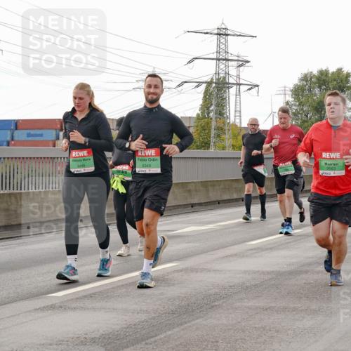 03.10.2025 - Köhlbrandbrückenlauf Michael Burmester http://msf.ph/oto/9162791 03.10.2025 16:07:41 Position 3 7680, 8448, 8349, 9683 meine-sportfotos.de
