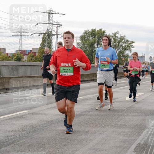 03.10.2025 - Köhlbrandbrückenlauf Michael Burmester http://msf.ph/oto/9162792 03.10.2025 16:07:42 Position 3 8349, 9683, 9428 meine-sportfotos.de