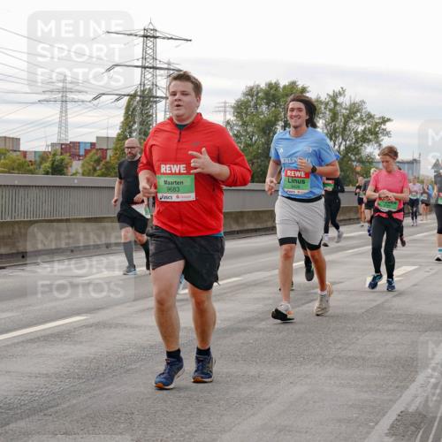 03.10.2025 - Köhlbrandbrückenlauf Michael Burmester http://msf.ph/oto/9162793 03.10.2025 16:07:42 Position 3 8349, 9683, 9428 meine-sportfotos.de