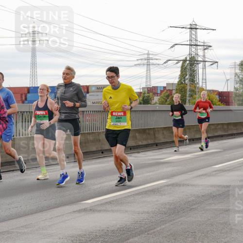 03.10.2025 - Köhlbrandbrückenlauf Michael Burmester http://msf.ph/oto/9162822 03.10.2025 16:07:52 Position 3 7801, 52, 9004 meine-sportfotos.de