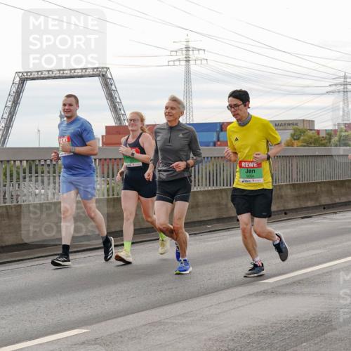 03.10.2025 - Köhlbrandbrückenlauf Michael Burmester http://msf.ph/oto/9162824 03.10.2025 16:07:53 Position 3 9004 meine-sportfotos.de