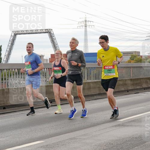 03.10.2025 - Köhlbrandbrückenlauf Michael Burmester http://msf.ph/oto/9162825 03.10.2025 16:07:53 Position 3 9004 meine-sportfotos.de