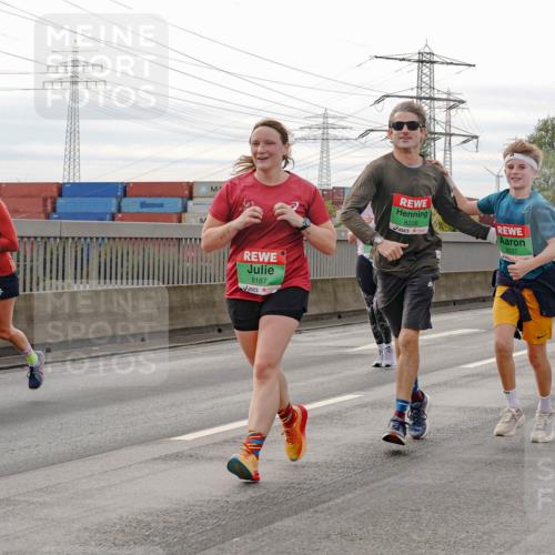 03.10.2025 - Köhlbrandbrückenlauf Michael Burmester http://msf.ph/oto/9162832 03.10.2025 16:07:56 Position 3 8187, 8238, 8237 meine-sportfotos.de