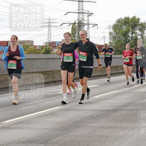 03.10.2025 - Köhlbrandbrückenlauf Michael Burmester http://msf.ph/oto/9162852 03.10.2025 16:08:01 Position 3 7817, 9412, 19, 9411 meine-sportfotos.de