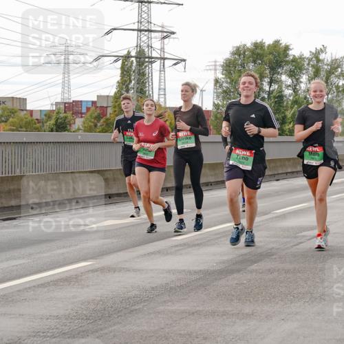 03.10.2025 - Köhlbrandbrückenlauf Michael Burmester http://msf.ph/oto/9162861 03.10.2025 16:08:04 Position 3 9414, 7876, 9413, 7829, 7670 meine-sportfotos.de