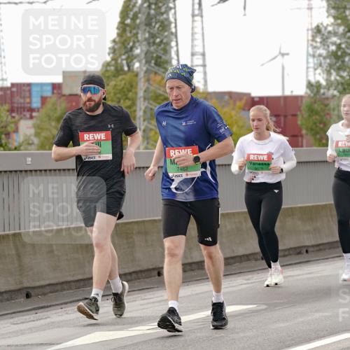 03.10.2025 - Köhlbrandbrückenlauf Michael Burmester http://msf.ph/oto/9162896 03.10.2025 16:08:15 Position 3 7462, 9079, 9078 meine-sportfotos.de