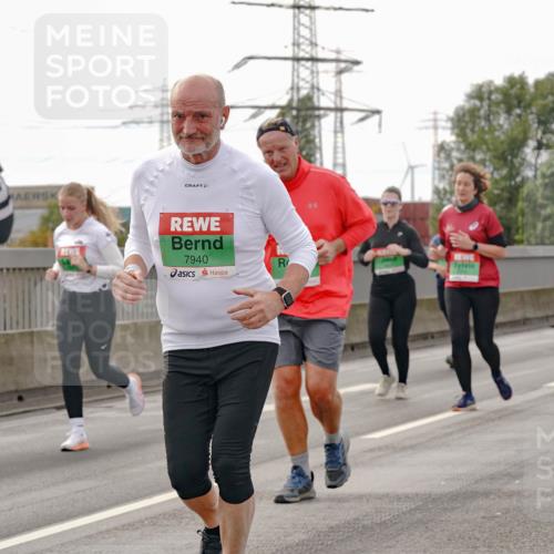 03.10.2025 - Köhlbrandbrückenlauf Michael Burmester http://msf.ph/oto/9162908 03.10.2025 16:08:19 Position 3 7940, 7826 meine-sportfotos.de