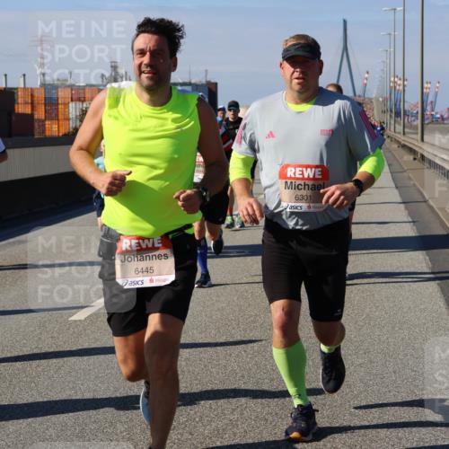 03.10.2025 - Köhlbrandbrückenlauf Strokosch-Dieckow http://msf.ph/oto/9163001 03.10.2025 13:00:03 Position 3 10, 6445, 4644, 6301 meine-sportfotos.de
