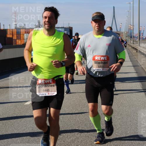 03.10.2025 - Köhlbrandbrückenlauf Strokosch-Dieckow http://msf.ph/oto/9163002 03.10.2025 13:00:03 Position 3 10, 6445, 6301 meine-sportfotos.de