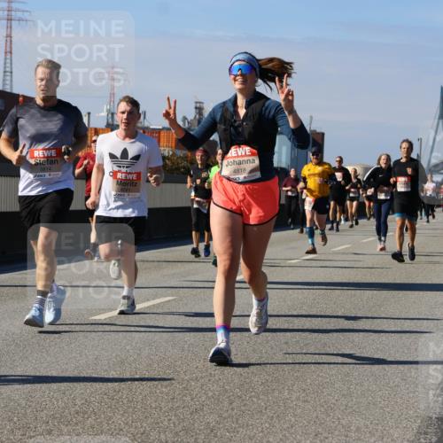 03.10.2025 - Köhlbrandbrückenlauf Strokosch-Dieckow http://msf.ph/oto/9163017 03.10.2025 13:00:15 Position 3  meine-sportfotos.de