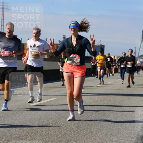 03.10.2025 - Köhlbrandbrückenlauf Strokosch-Dieckow http://msf.ph/oto/9163021 03.10.2025 13:00:15 Position 3 6591, 5814, 4818 meine-sportfotos.de
