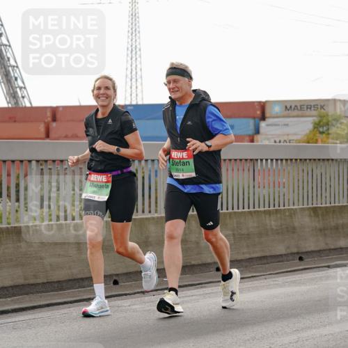 03.10.2025 - Köhlbrandbrückenlauf Michael Burmester http://msf.ph/oto/9163023 03.10.2025 16:08:52 Position 3 8917, 8914, 8819 meine-sportfotos.de
