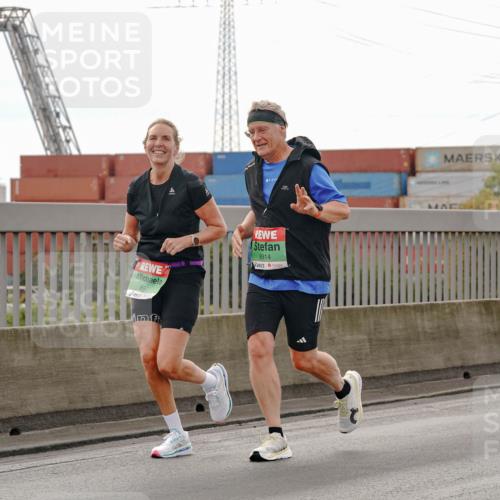 03.10.2025 - Köhlbrandbrückenlauf Michael Burmester http://msf.ph/oto/9163024 03.10.2025 16:08:52 Position 3 8917, 8914, 8819 meine-sportfotos.de