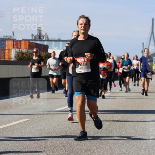 03.10.2025 - Köhlbrandbrückenlauf Strokosch-Dieckow http://msf.ph/oto/9163031 03.10.2025 13:00:20 Position 3 4861 meine-sportfotos.de