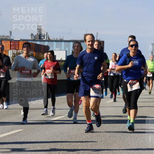 03.10.2025 - Köhlbrandbrückenlauf Strokosch-Dieckow http://msf.ph/oto/9163042 03.10.2025 13:00:26 Position 3 431, 5479, 2025, 5638 meine-sportfotos.de