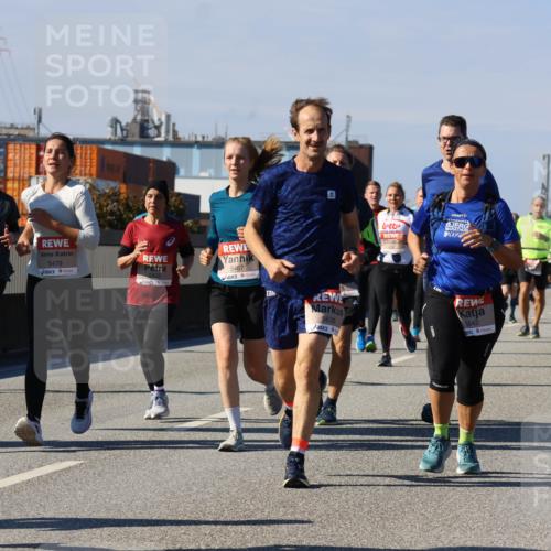 03.10.2025 - Köhlbrandbrückenlauf Strokosch-Dieckow http://msf.ph/oto/9163049 03.10.2025 13:00:26 Position 3 5453, 5479, 5467, 13, 202, 5638, 5642 meine-sportfotos.de